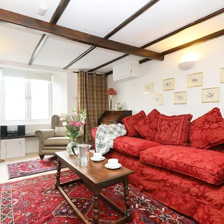 Holiday home 13 Castle Hill *