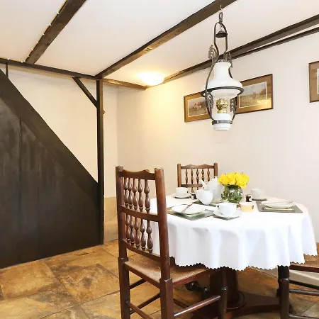 13 Castle Hill Holiday home *